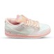 Женские кроссовки Nike Dunk SB Low Pigeon Light Pink